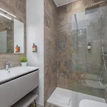 Bold Corner - Authentic District Close To Center *